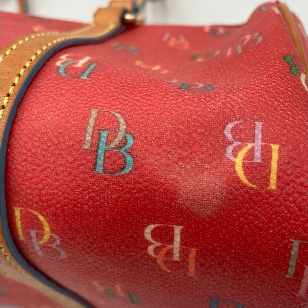 Stylish Dooney & Bourke pink monogram barrel, shoulder/satchel rainbow bag - Picture 9 of 15
